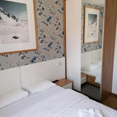 Apartman 305 U Vili Borova 아파트 *